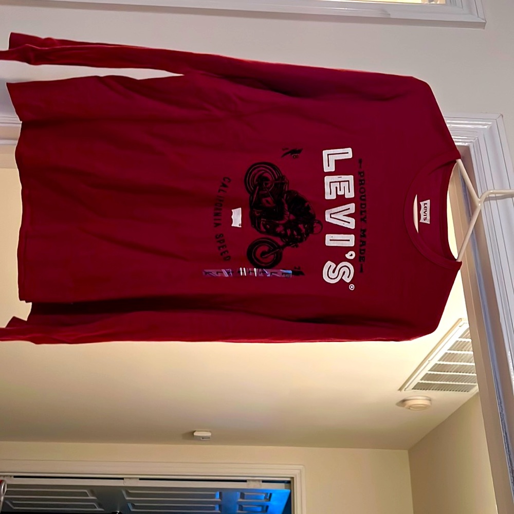 Too small, never worn. Mens large retails for $36.50